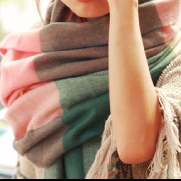 Plaid Warm Scarves in 2 Colors - Picture 3 of 8